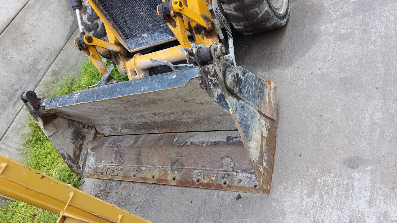 JCB 1CX 08M3WL - Retroescavadeira: foto 2 JCB 1CX 08M3WL - Retroescavadeira: foto 2