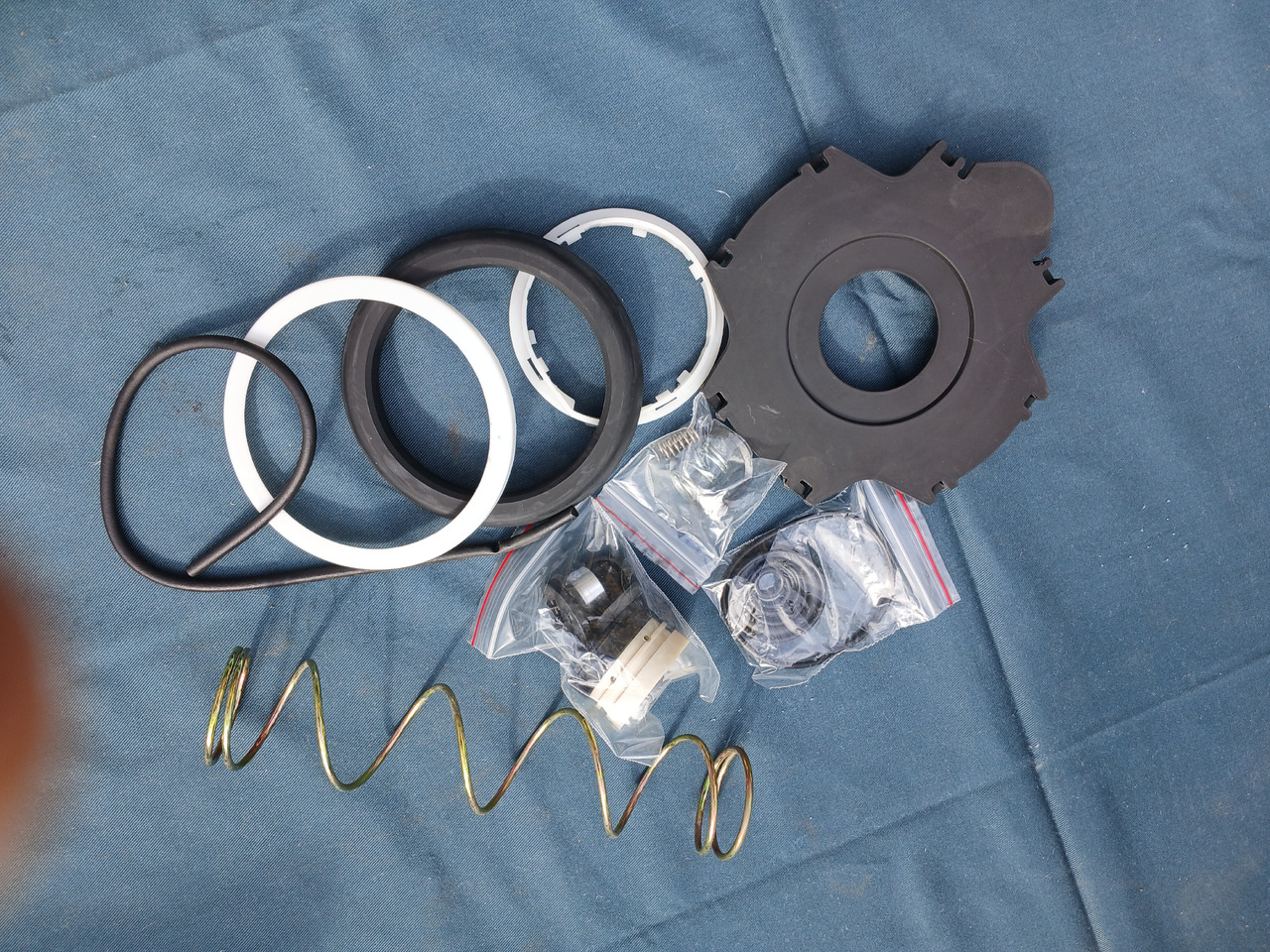 Repkit clutchservo DT 394152 for MAN - Servo de embreagem: foto 1 Repkit clutchservo DT 394152 for MAN - Servo de embreagem: foto 1