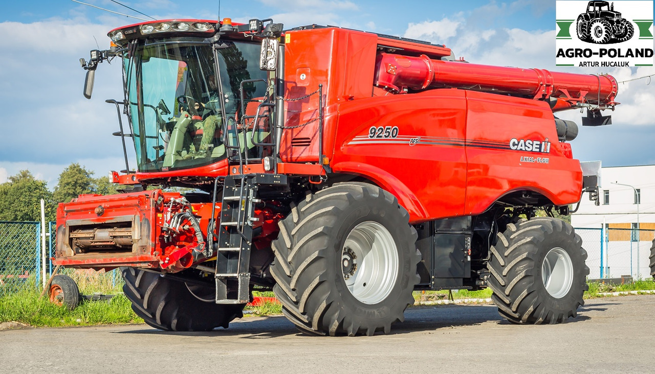CASE IH IH 9250 AFS - 2019 ROK - 4X4 - 10,7 M. - GPS - AUTOPILOT - 2754H - Ceifeira debulhadora: foto 2 CASE IH IH 9250 AFS - 2019 ROK - 4X4 - 10,7 M. - GPS - AUTOPILOT - 2754H - Ceifeira debulhadora: foto 2