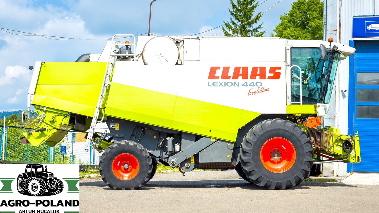 CLAAS LEXION 440 EVOLUTION - 2003 ROK + CLAAS C 540 SKŁADANY - 2007 ROK - Ceifeira debulhadora: foto 4 CLAAS LEXION 440 EVOLUTION - 2003 ROK + CLAAS C 540 SKŁADANY - 2007 ROK - Ceifeira debulhadora: foto 4