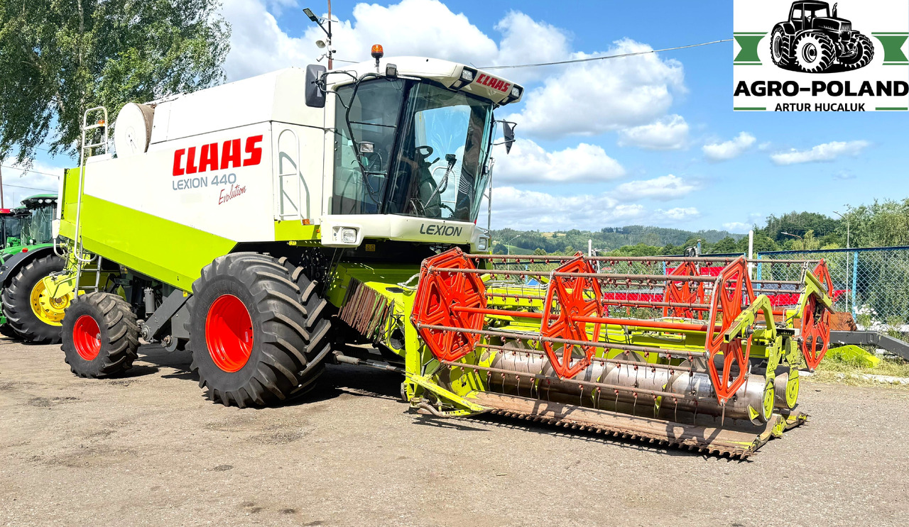 CLAAS LEXION 440 EVOLUTION - 2003 ROK + CLAAS C 540 SKŁADANY - 2007 ROK - Ceifeira debulhadora: foto 1 CLAAS LEXION 440 EVOLUTION - 2003 ROK + CLAAS C 540 SKŁADANY - 2007 ROK - Ceifeira debulhadora: foto 1