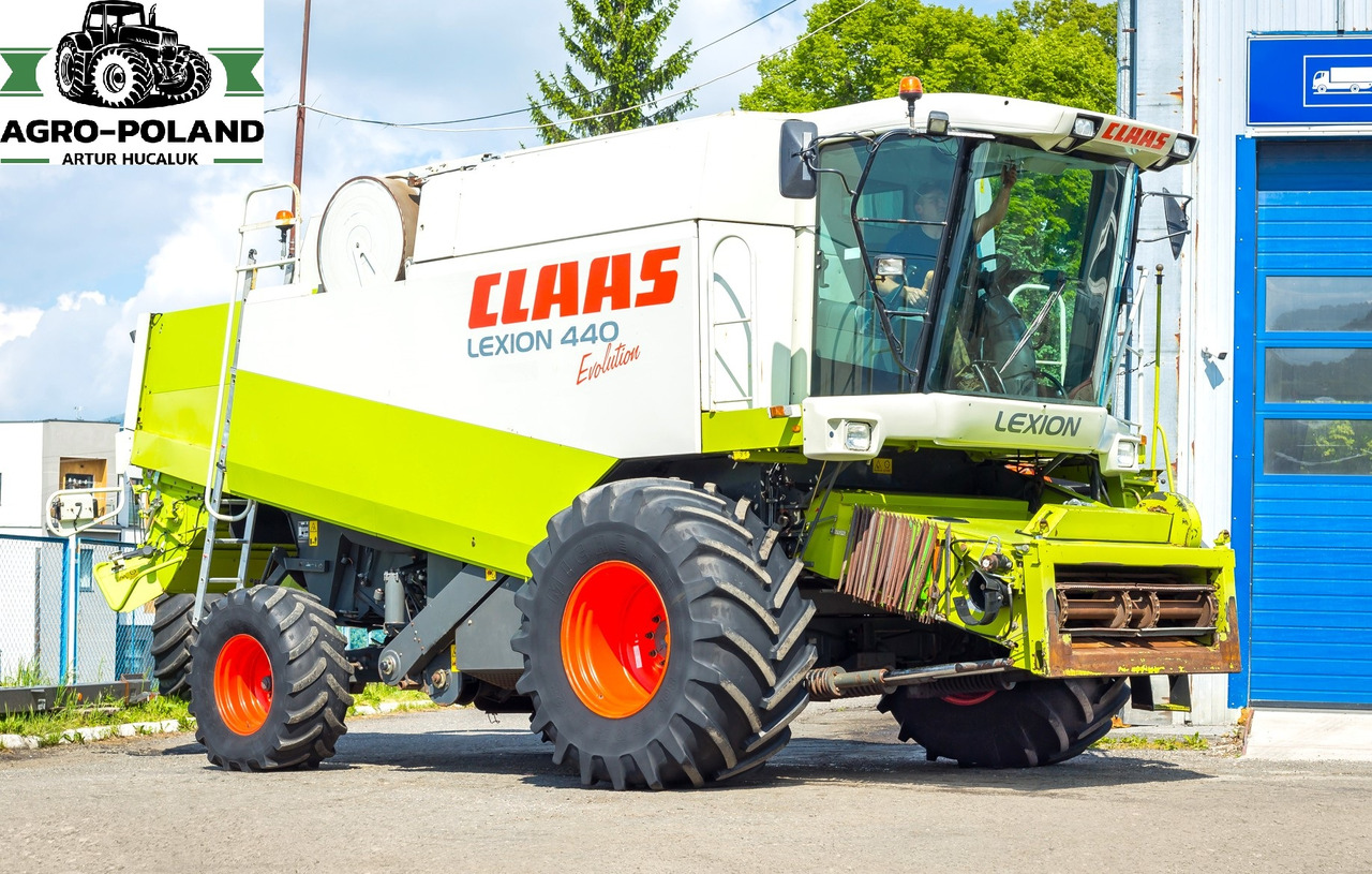CLAAS LEXION 440 EVOLUTION - 2003 ROK + CLAAS C 540 SKŁADANY - 2007 ROK - Ceifeira debulhadora: foto 3 CLAAS LEXION 440 EVOLUTION - 2003 ROK + CLAAS C 540 SKŁADANY - 2007 ROK - Ceifeira debulhadora: foto 3