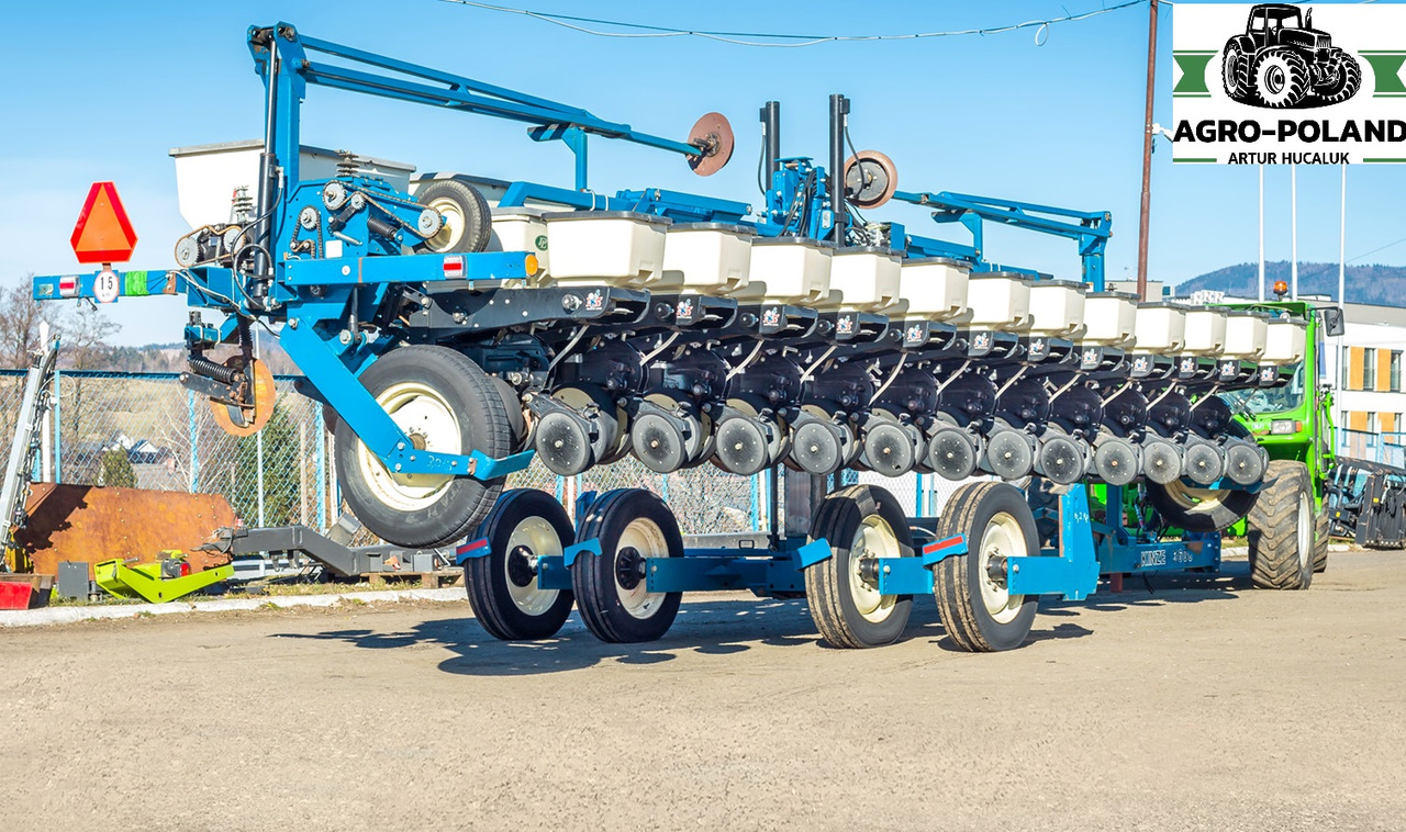KINZE 3600 - 2006 ROK - 12 RZĘDOWY + ZBIORNIK NA NAWÓZ I MIKROELEMENTY - Semeadora de precisão: foto 1 KINZE 3600 - 2006 ROK - 12 RZĘDOWY + ZBIORNIK NA NAWÓZ I MIKROELEMENTY - Semeadora de precisão: foto 1