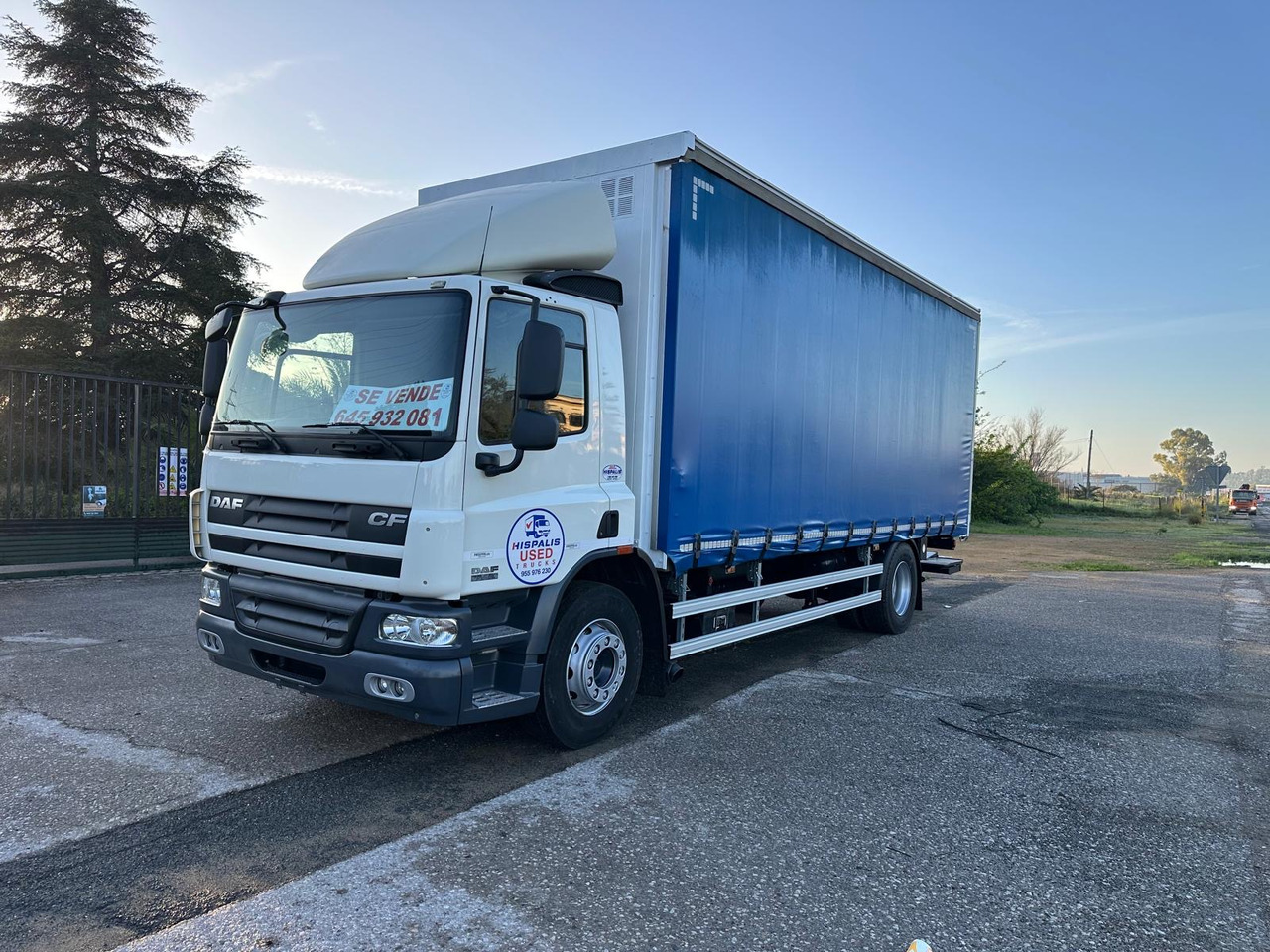 DAF CF 75.310 - Camião de lona: foto 1 DAF CF 75.310 - Camião de lona: foto 1
