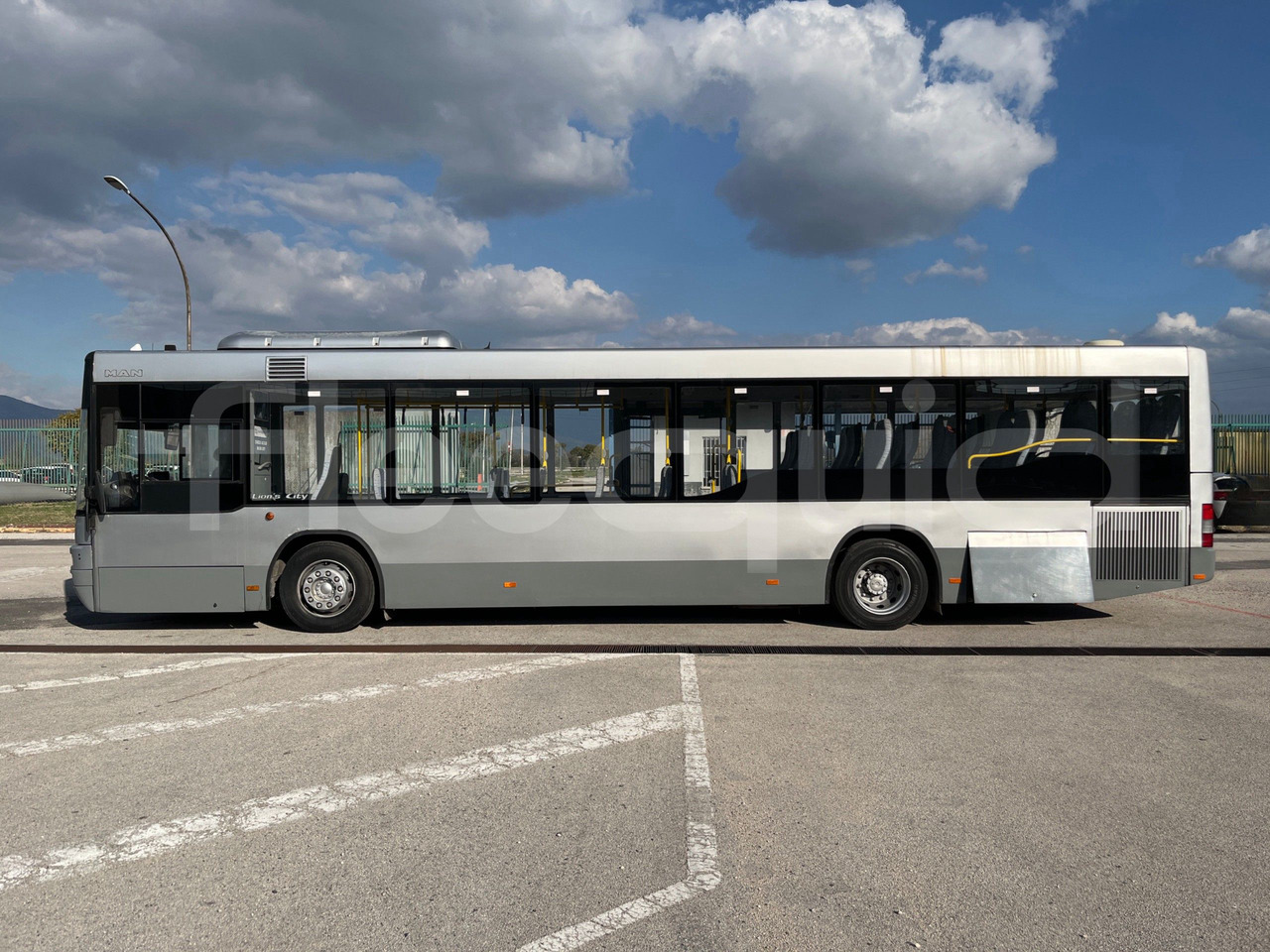 Locação financeira de Man Lion's Classic Man Lion's Classic: foto 6 Locação financeira de Man Lion's Classic Man Lion's Classic: foto 6