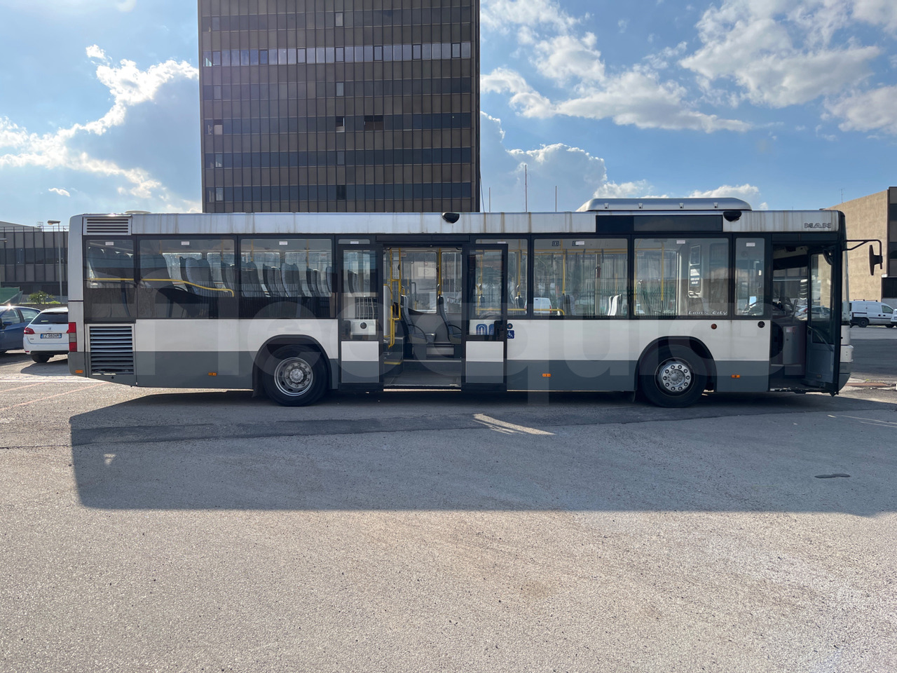 Locação financeira de Man Lion's Classic Man Lion's Classic: foto 12 Locação financeira de Man Lion's Classic Man Lion's Classic: foto 12