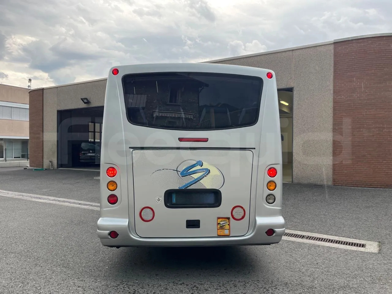 Mercedes-Benz MB 818 S - Autocarro: foto 5 Mercedes-Benz MB 818 S - Autocarro: foto 5