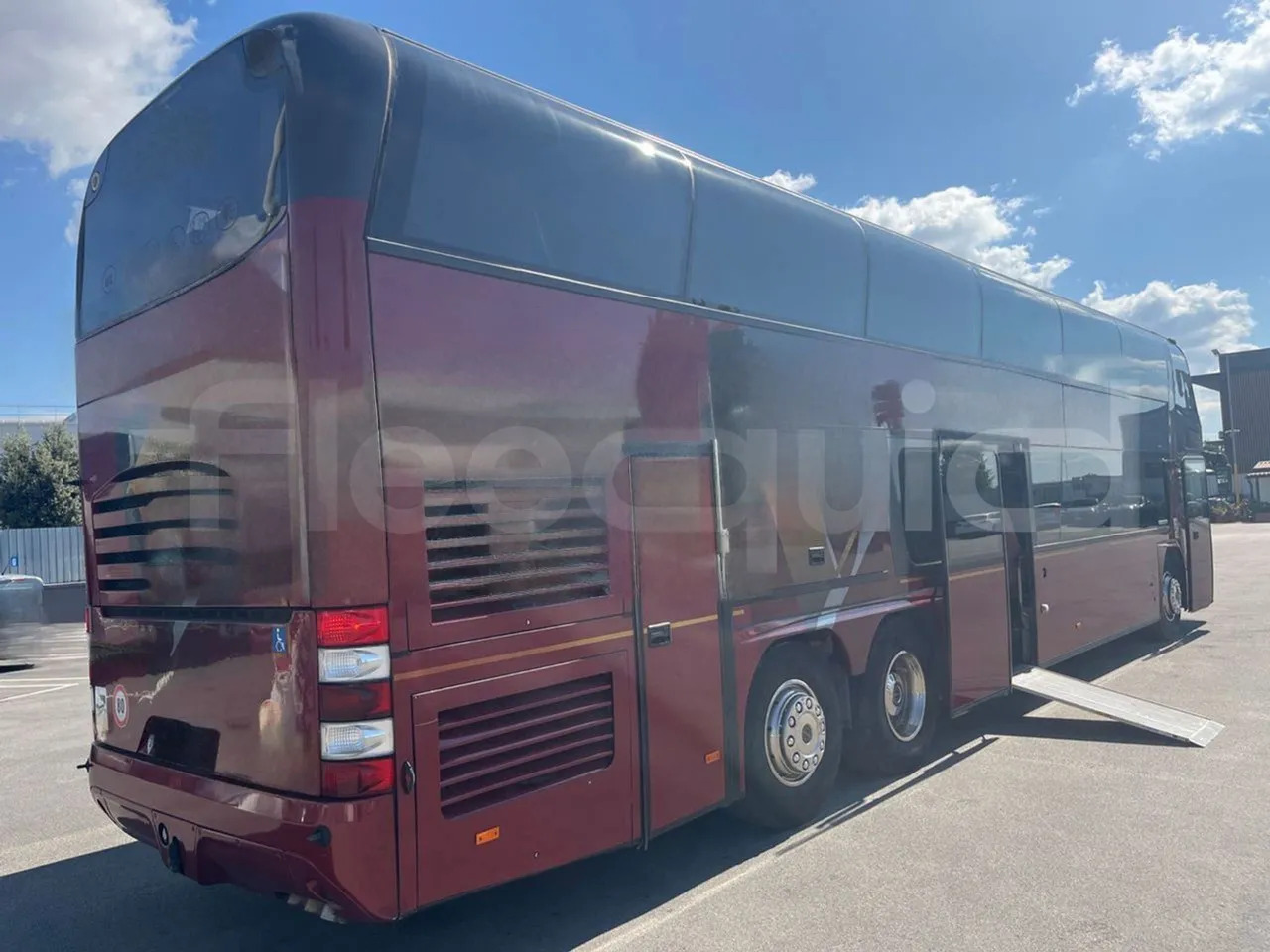 Locação financeira de  Neoplan 1122/3 Neoplan 1122/3: foto 10