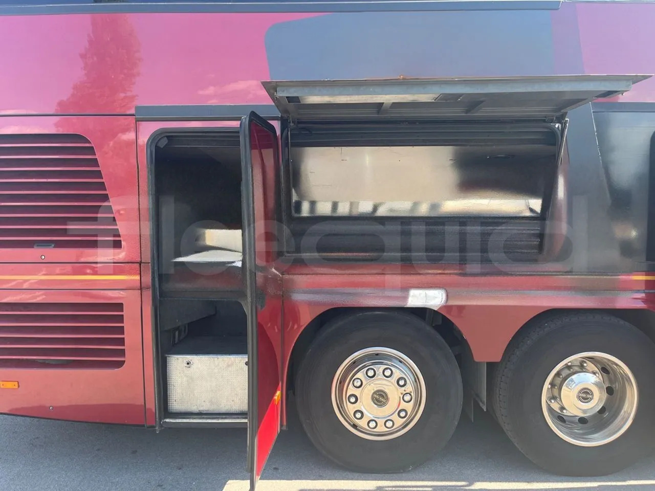 Locação financeira de  Neoplan 1122/3 Neoplan 1122/3: foto 7
