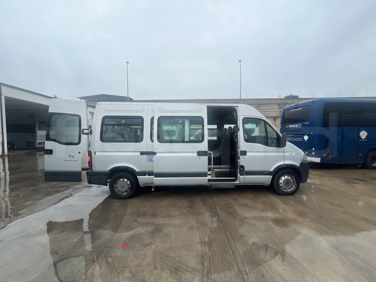 Nissan Interstar - Minibus, Furgão de passageiros: foto 4 Nissan Interstar - Minibus, Furgão de passageiros: foto 4