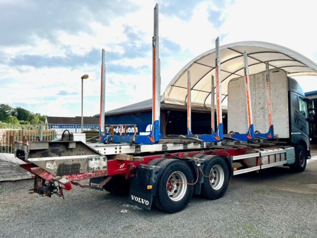 ALUCAR Holzaufbau mit Rungen - Equipamento florestal: foto 1 ALUCAR Holzaufbau mit Rungen - Equipamento florestal: foto 1