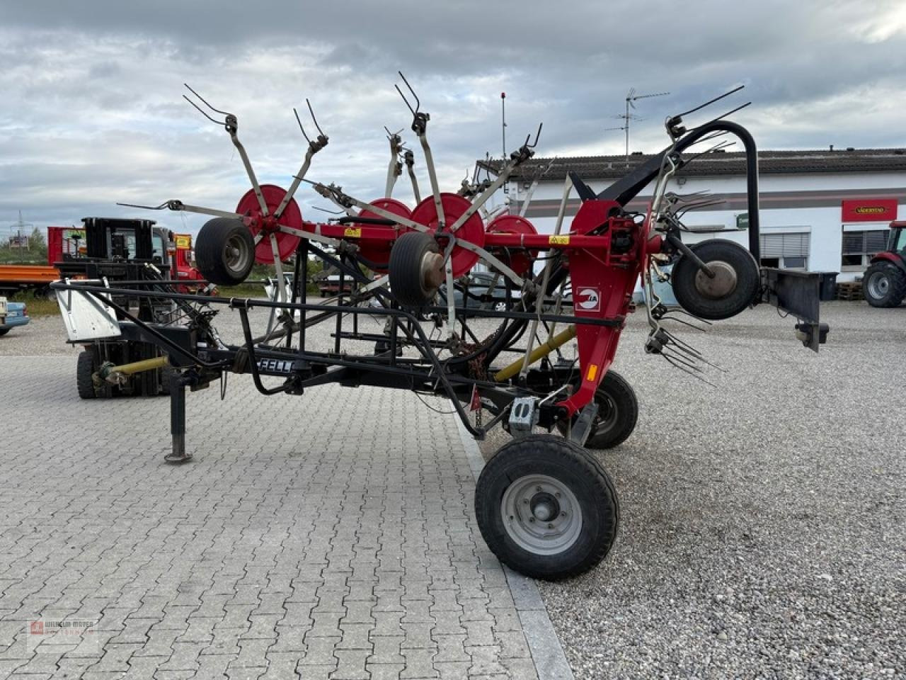 Fella TH 11008 T - Ancinho enleirador: foto 1 Fella TH 11008 T - Ancinho enleirador: foto 1