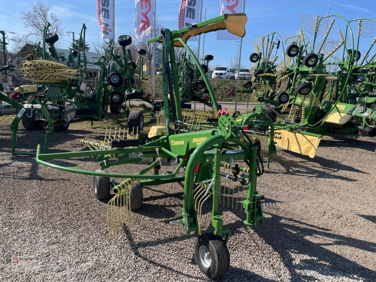 Krone SWADRO S 380 HIGLAND - Ancinho enleirador: foto 2 Krone SWADRO S 380 HIGLAND - Ancinho enleirador: foto 2