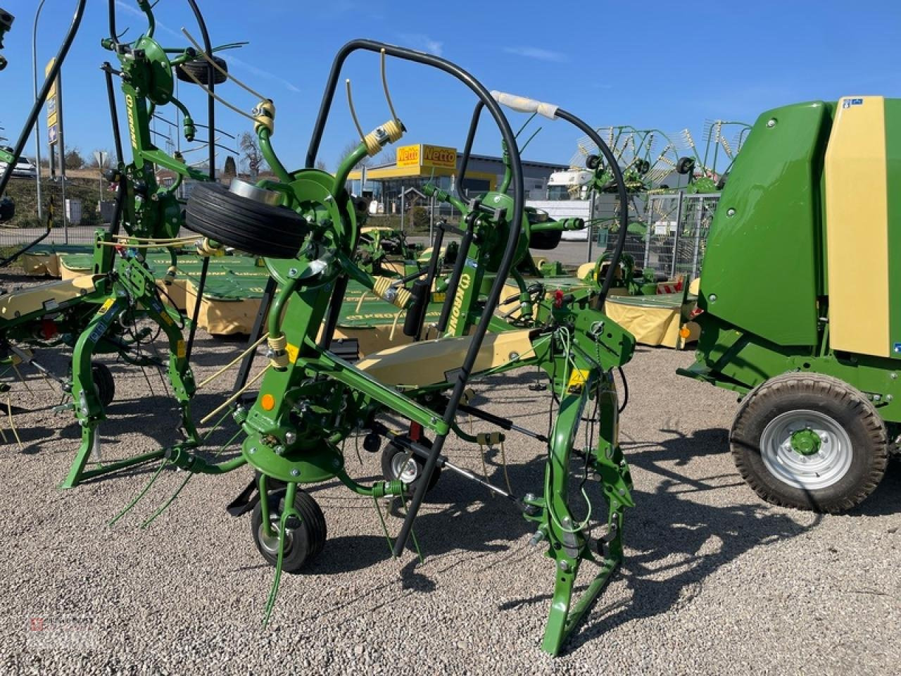 Krone VENDRO 420 HIGHLAND - Ancinho enleirador: foto 1 Krone VENDRO 420 HIGHLAND - Ancinho enleirador: foto 1