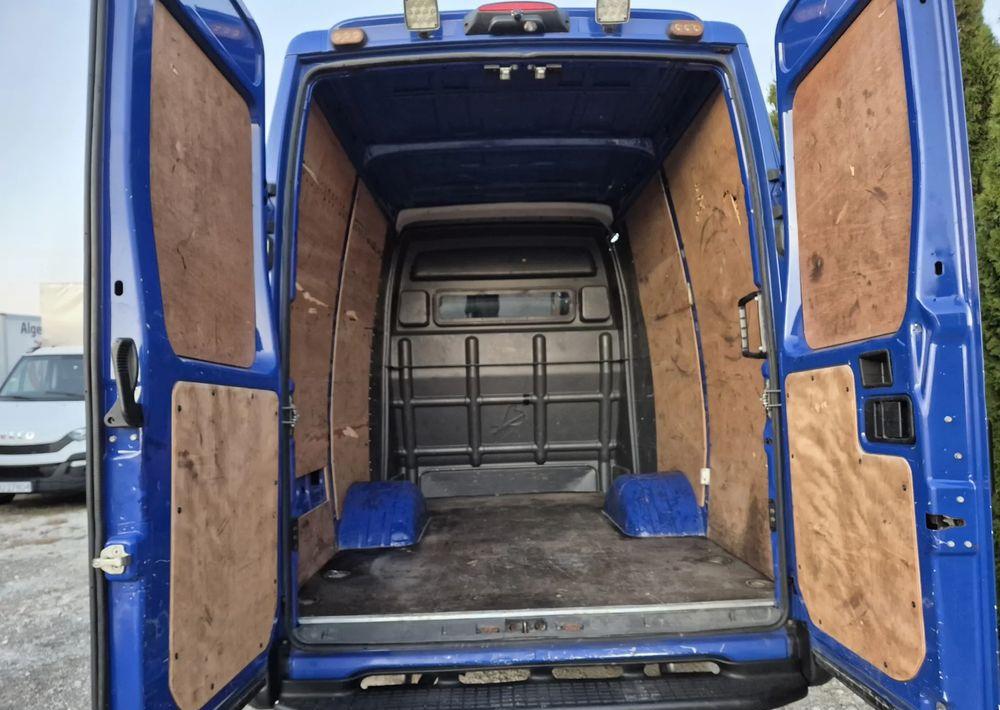 Iveco 35C17/ 3.0 170KM/ - Carrinha cabine dupla: foto 5 Iveco 35C17/ 3.0 170KM/ - Carrinha cabine dupla: foto 5