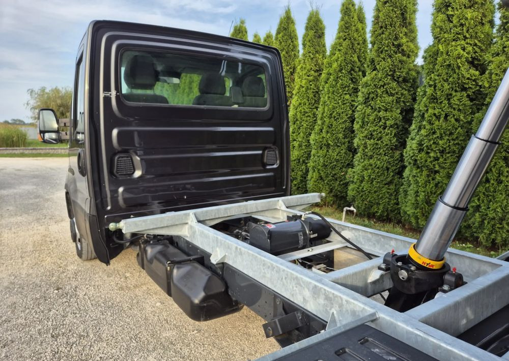 Iveco 35C18 3.0 180KM - Carrinha basculante: foto 4 Iveco 35C18 3.0 180KM - Carrinha basculante: foto 4