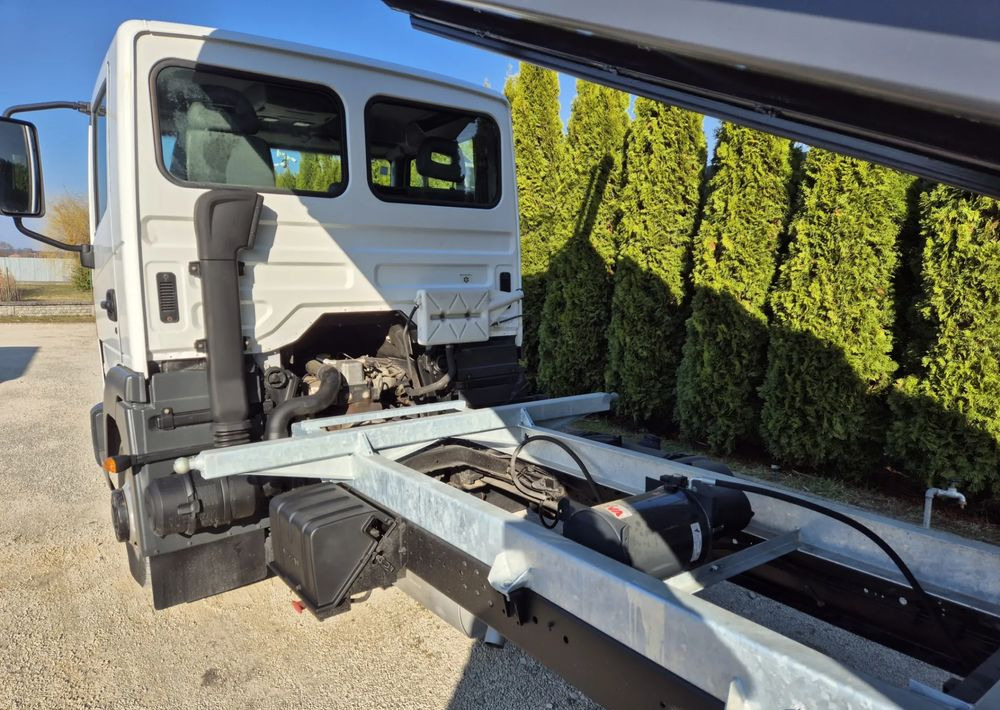 Nissan Atleon 56.13 3.0 130KM - Carrinha basculante: foto 5 Nissan Atleon 56.13 3.0 130KM - Carrinha basculante: foto 5