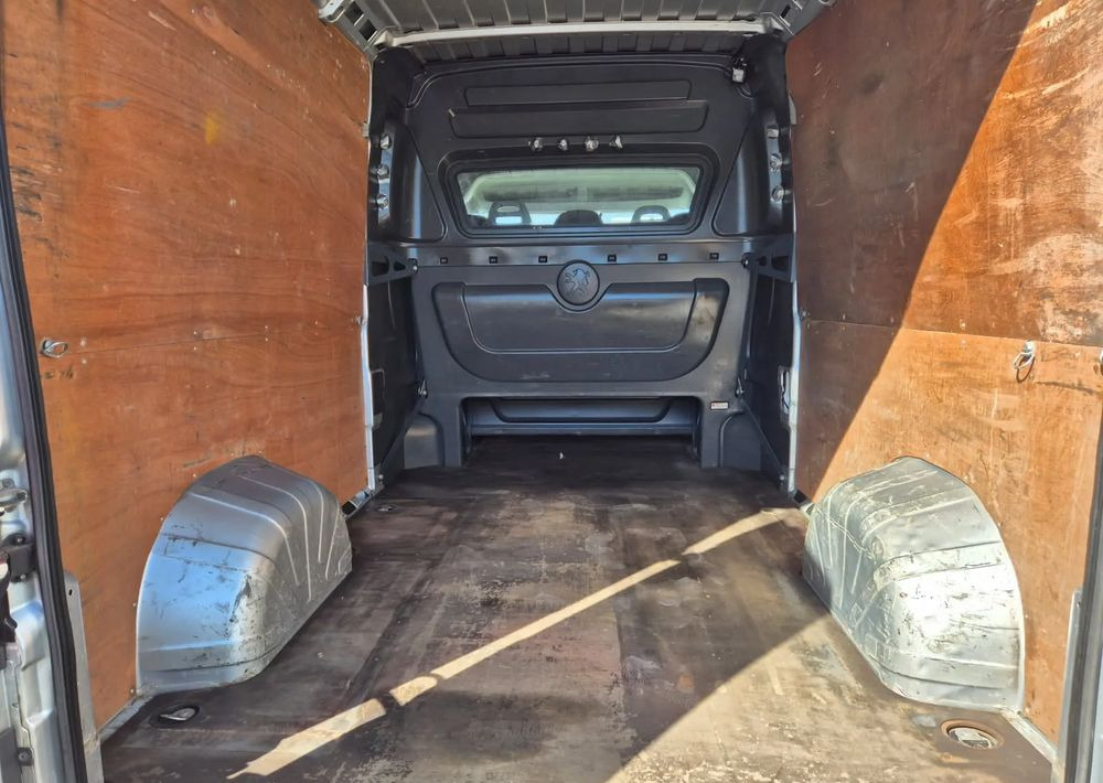 Peugeot Boxer 130KM Brygadówka L3H2 - Carrinha cabine dupla: foto 4 Peugeot Boxer 130KM Brygadówka L3H2 - Carrinha cabine dupla: foto 4