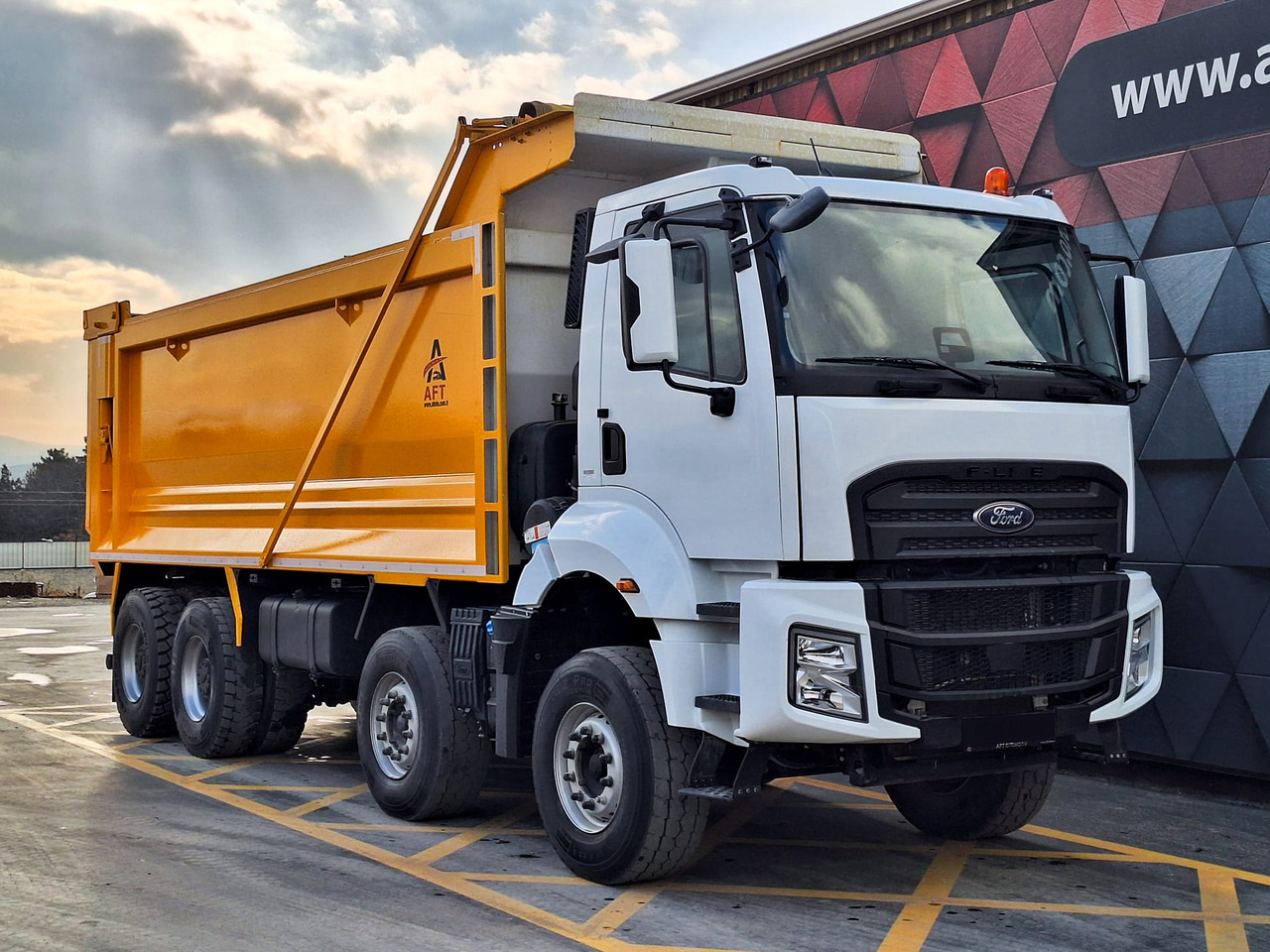 FORD 4445 XD - Camião basculante: foto 3 FORD 4445 XD - Camião basculante: foto 3