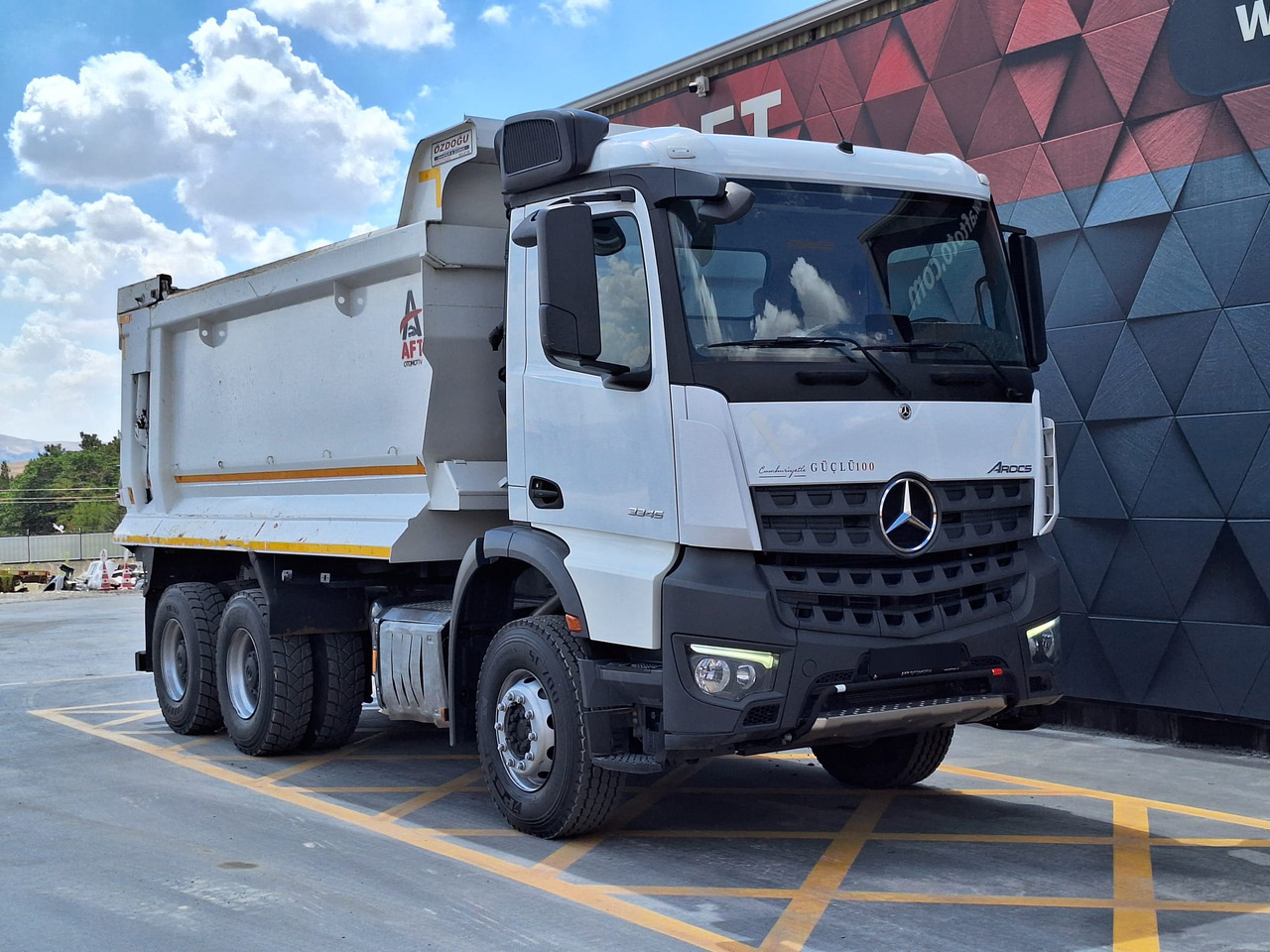 MERCEDES-BENZ AROCS 3345 - Camião basculante: foto 3 MERCEDES-BENZ AROCS 3345 - Camião basculante: foto 3
