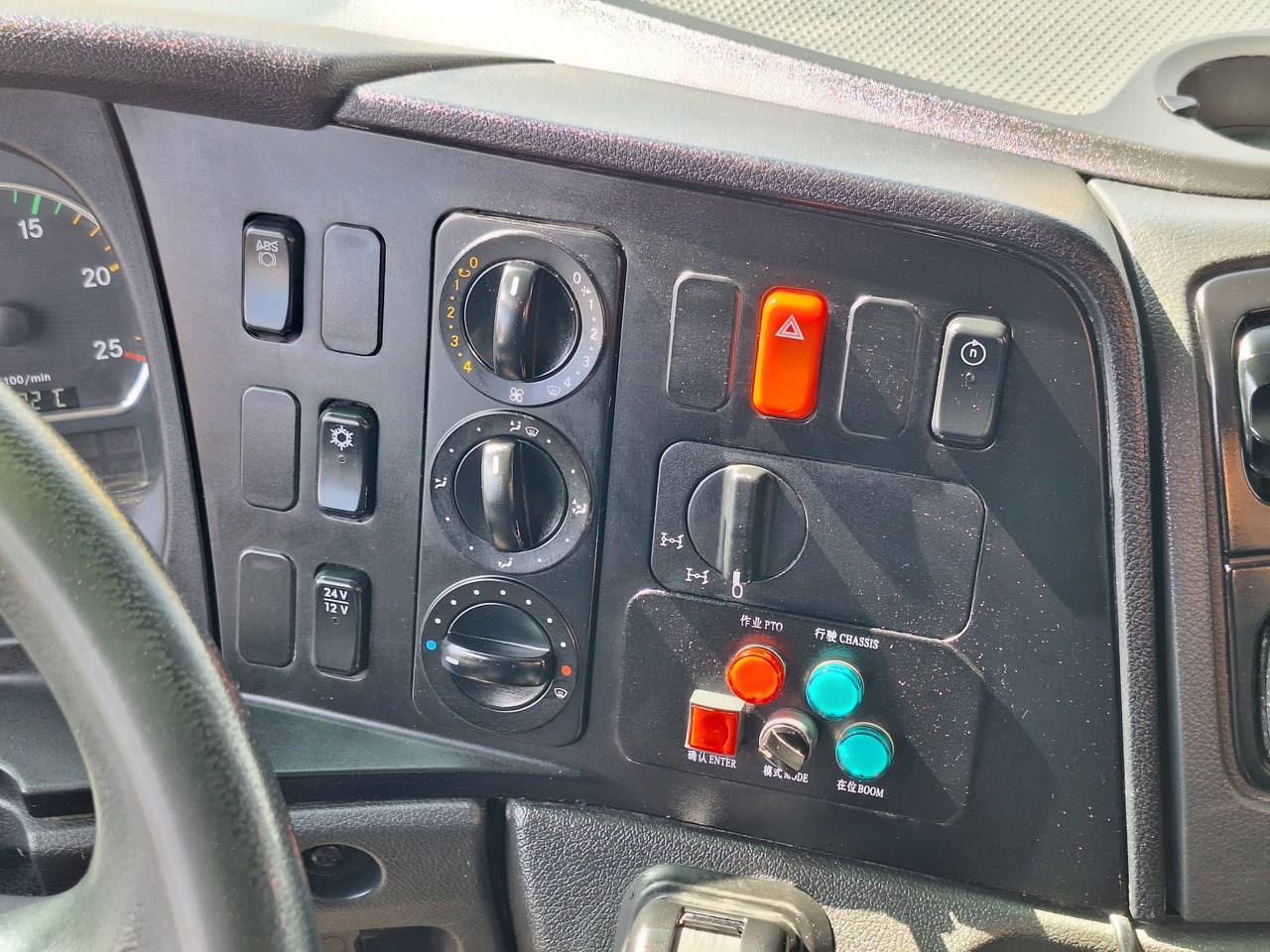 Locação financeira de MERCEDES-BENZ AXOR 4140 ZOOMLION 43X-5RZ MERCEDES-BENZ AXOR 4140 ZOOMLION 43X-5RZ: foto 14 Locação financeira de MERCEDES-BENZ AXOR 4140 ZOOMLION 43X-5RZ MERCEDES-BENZ AXOR 4140 ZOOMLION 43X-5RZ: foto 14