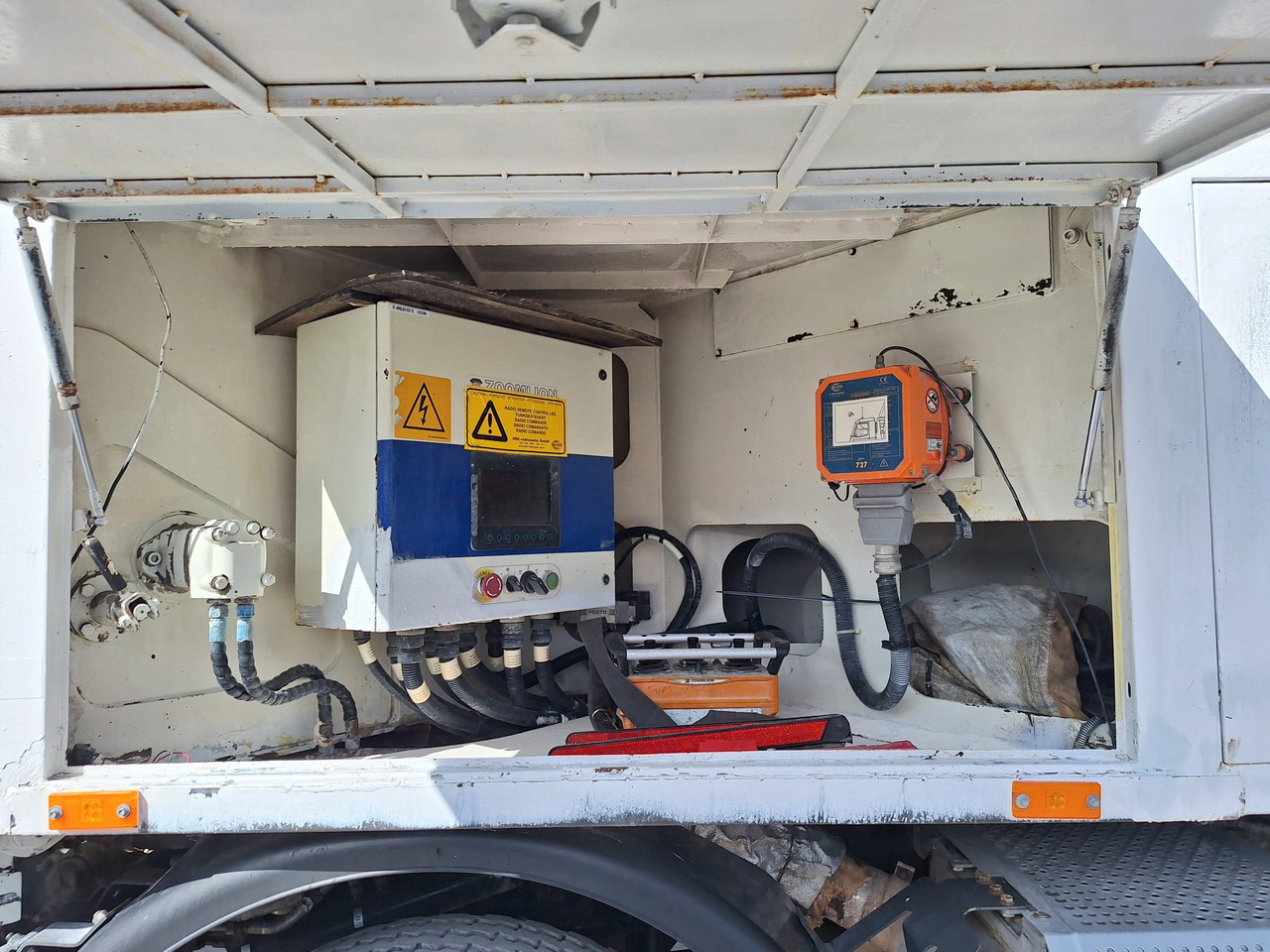 Locação financeira de MERCEDES-BENZ AXOR 4140 ZOOMLION 43X-5RZ MERCEDES-BENZ AXOR 4140 ZOOMLION 43X-5RZ: foto 9 Locação financeira de MERCEDES-BENZ AXOR 4140 ZOOMLION 43X-5RZ MERCEDES-BENZ AXOR 4140 ZOOMLION 43X-5RZ: foto 9