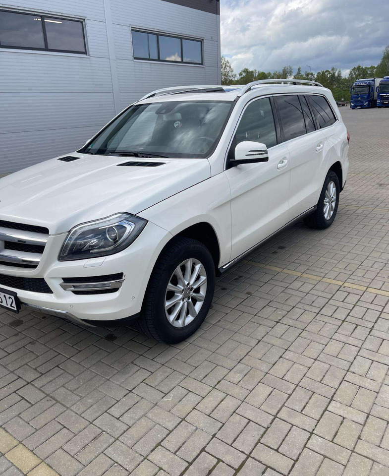 Mercedes-Benz GL350 - SUV: foto 3 Mercedes-Benz GL350 - SUV: foto 3