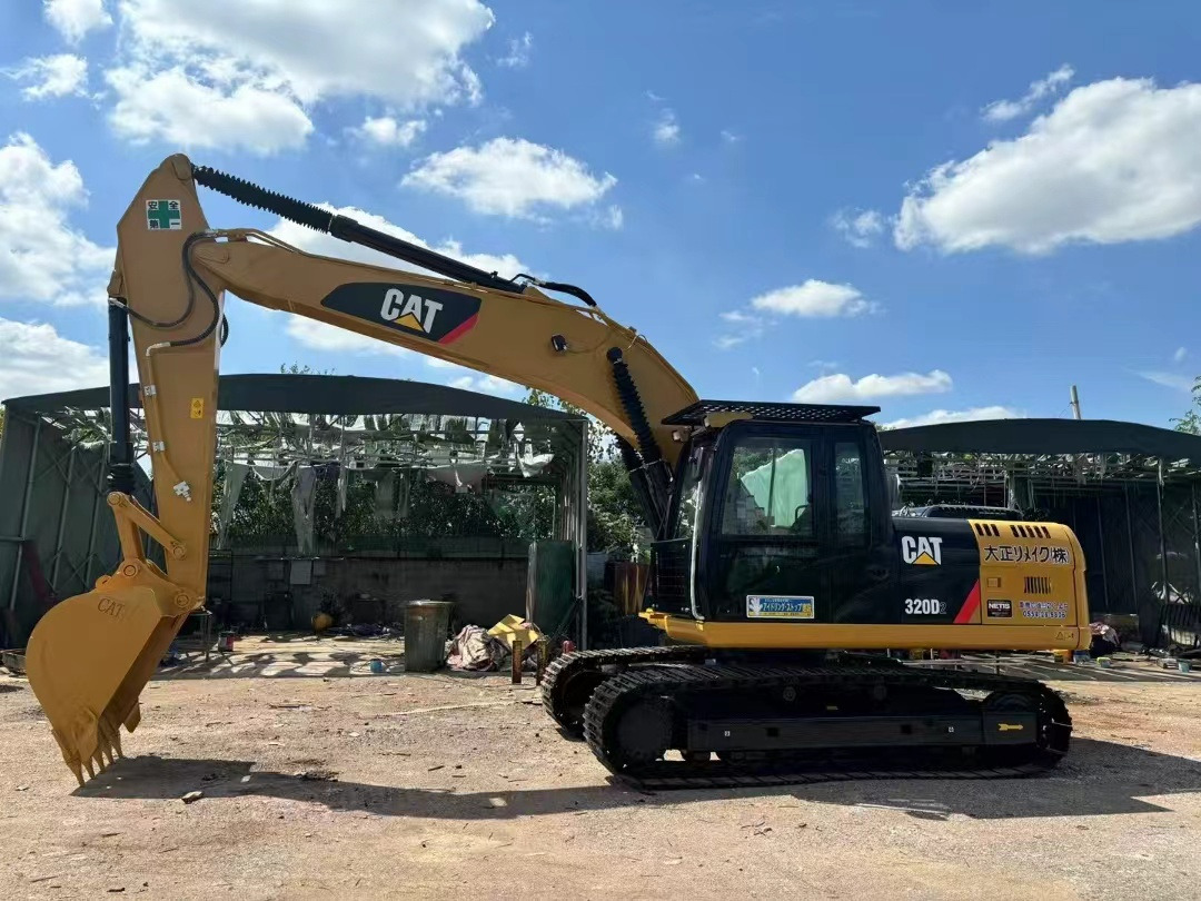 CATERPILLAR 320D2 low hour good condition excavator promotion - Escavadora de rastos: foto 2 CATERPILLAR 320D2 low hour good condition excavator promotion - Escavadora de rastos: foto 2