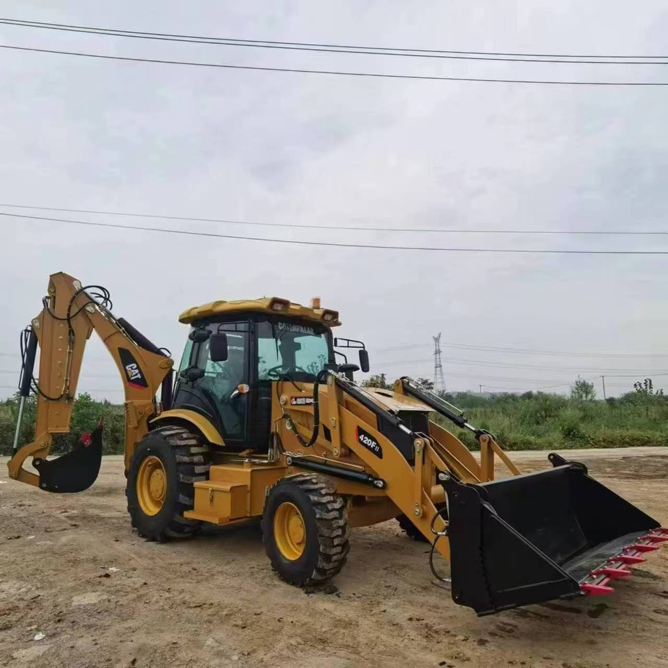 CATERPILLAR 420F - Retroescavadeira: foto 1 CATERPILLAR 420F - Retroescavadeira: foto 1