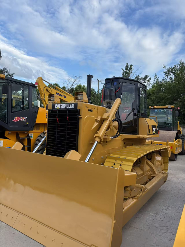 CATERPILLAR D6G - Buldôzer: foto 1 CATERPILLAR D6G - Buldôzer: foto 1