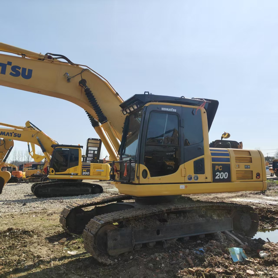 KOMATSU pc200 hot sale - Escavadora de rastos: foto 2 KOMATSU pc200 hot sale - Escavadora de rastos: foto 2