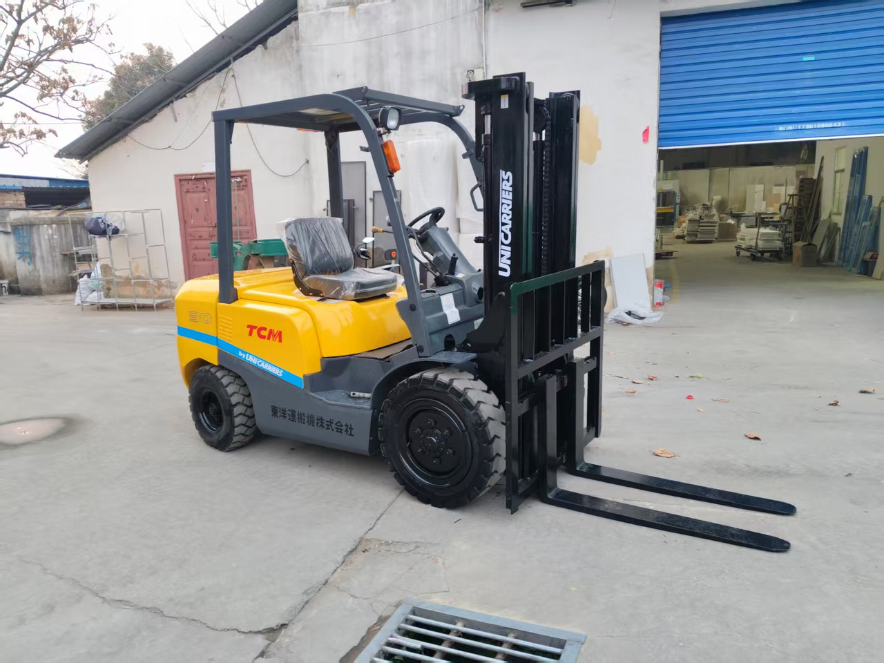 TCM FD30 Japan brand used 3 ton diesel forklift Customizable mast clamps - Empilhador a diesel: foto 5 TCM FD30 Japan brand used 3 ton diesel forklift Customizable mast clamps - Empilhador a diesel: foto 5