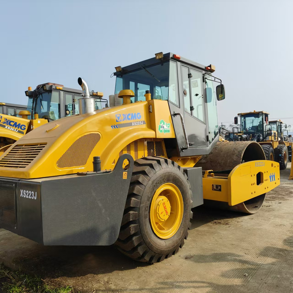 XCMG XS223J used road roller low hours factory price - Compactador de asfalto: foto 3 XCMG XS223J used road roller low hours factory price - Compactador de asfalto: foto 3