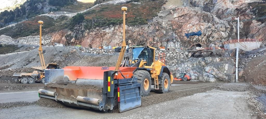 Reptail LM - Motoniveladora: foto 4 Reptail LM - Motoniveladora: foto 4