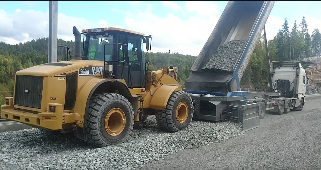 Reptail MM - Motoniveladora: foto 1 Reptail MM - Motoniveladora: foto 1