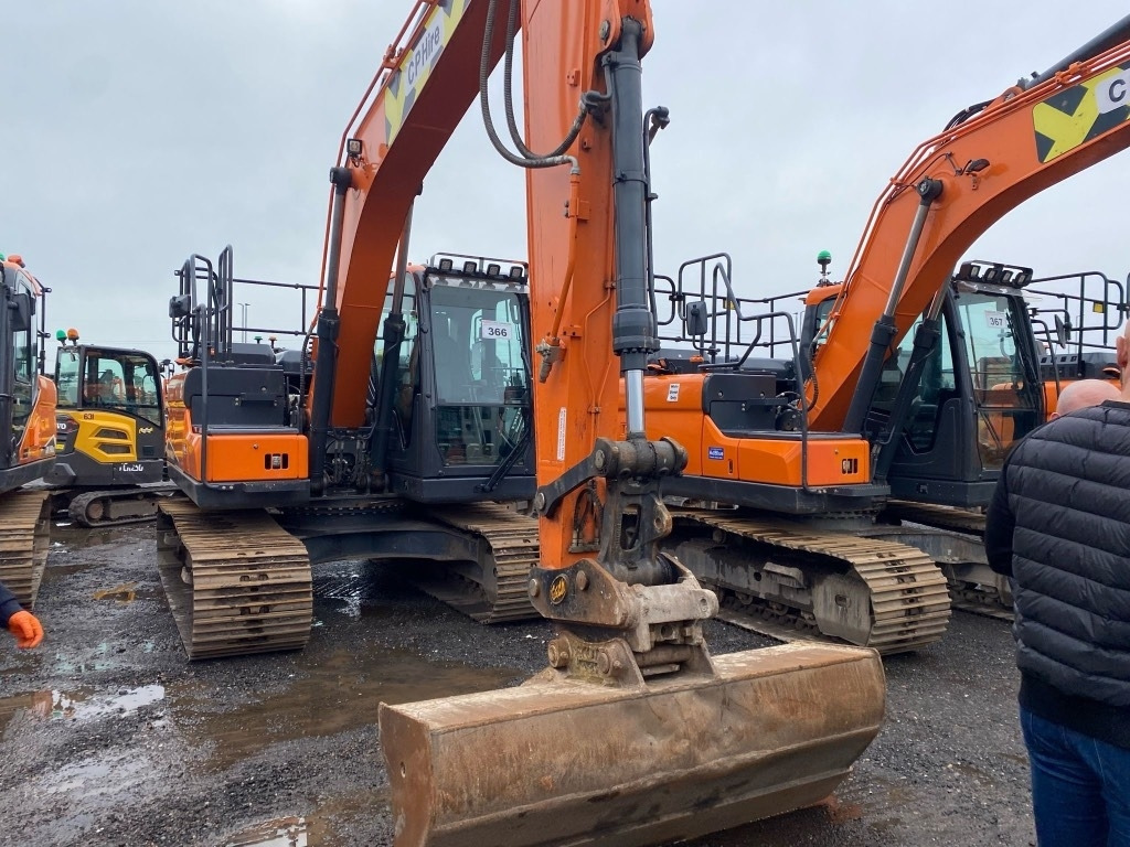 Doosan DX 140 LC - Escavadora de rastos: foto 4 Doosan DX 140 LC - Escavadora de rastos: foto 4