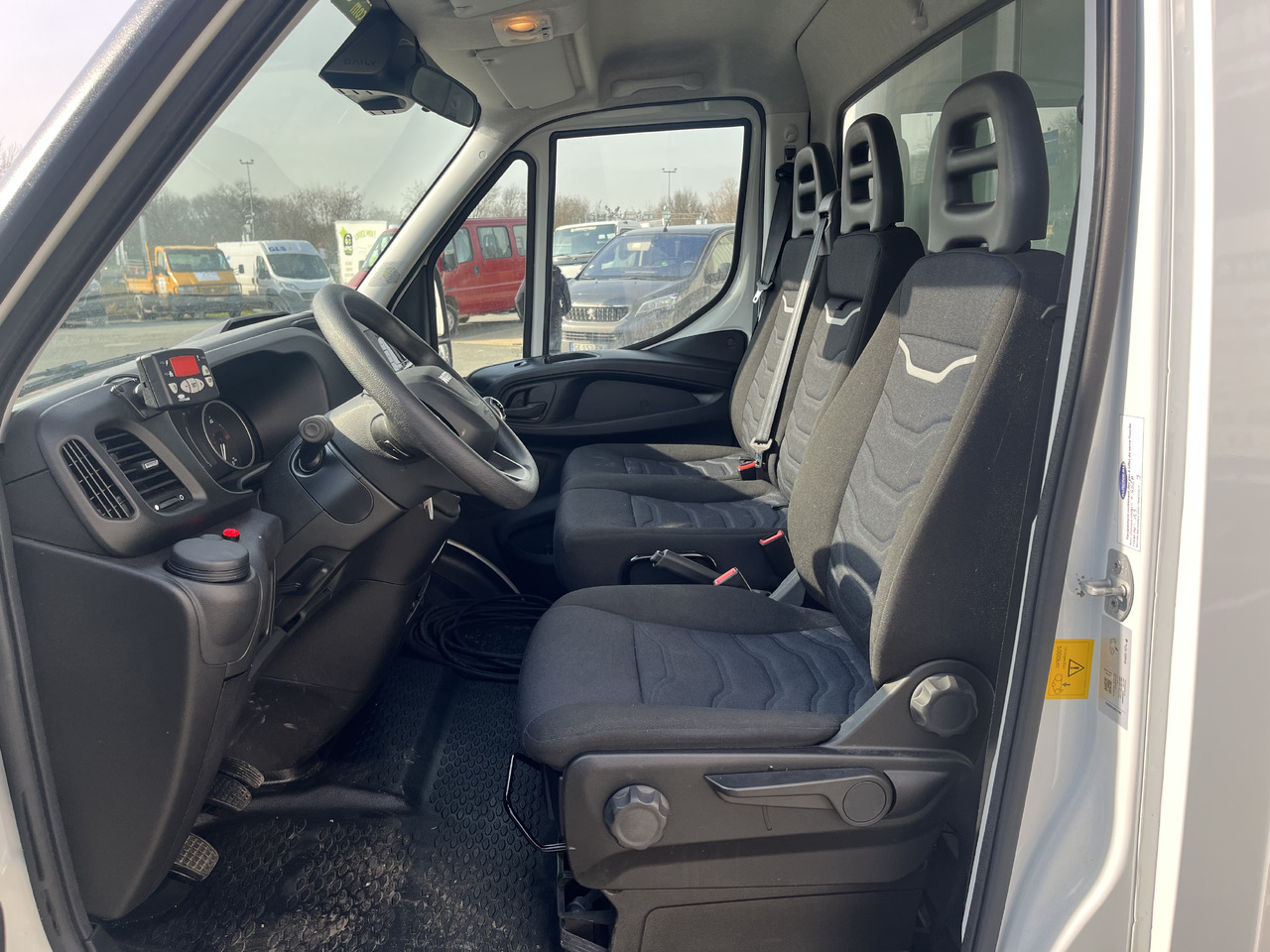 IVECO DAILY 35S14 FRIGORIFIQUE FRCX - Carrinha frigorífica: foto 5 IVECO DAILY 35S14 FRIGORIFIQUE FRCX - Carrinha frigorífica: foto 5