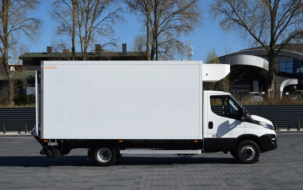 Iveco DAILY 70C18 / 3.0 - 180 KM / AUTOMAT HI-MATIC / 3 OSOBY / CHŁODNIA - MROŹNIA 4,55 M / AGREGAD FRIGOBLOCK / WINDA SORENSEN / KLIMA / TEMPOMAT / KAMERA COFANIA / REGULOWANE ZAWIESZENIE / SERWISOWA - Camião frigorífico: foto 4 Iveco DAILY 70C18 / 3.0 - 180 KM / AUTOMAT HI-MATIC / 3 OSOBY / CHŁODNIA - MROŹNIA 4,55 M / AGREGAD FRIGOBLOCK / WINDA SORENSEN / KLIMA / TEMPOMAT / KAMERA COFANIA / REGULOWANE ZAWIESZENIE / SERWISOWA - Camião frigorífico: foto 4