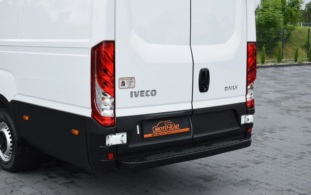 Furgão Iveco DAILY MAXI 35S16 / 2.3 - 160 KM / AUTOMAT HI-MATIC / NOWY MODEL / 3 OSOBY / DOSTAWCZE / BLASZAK / KLIMA / CZUJNIKI COFANIA / NISKI PRZEBIEG / 2022 / SERWISOWANY / Z NIEMIEC: foto 11 Furgão Iveco DAILY MAXI 35S16 / 2.3 - 160 KM / AUTOMAT HI-MATIC / NOWY MODEL / 3 OSOBY / DOSTAWCZE / BLASZAK / KLIMA / CZUJNIKI COFANIA / NISKI PRZEBIEG / 2022 / SERWISOWANY / Z NIEMIEC: foto 11