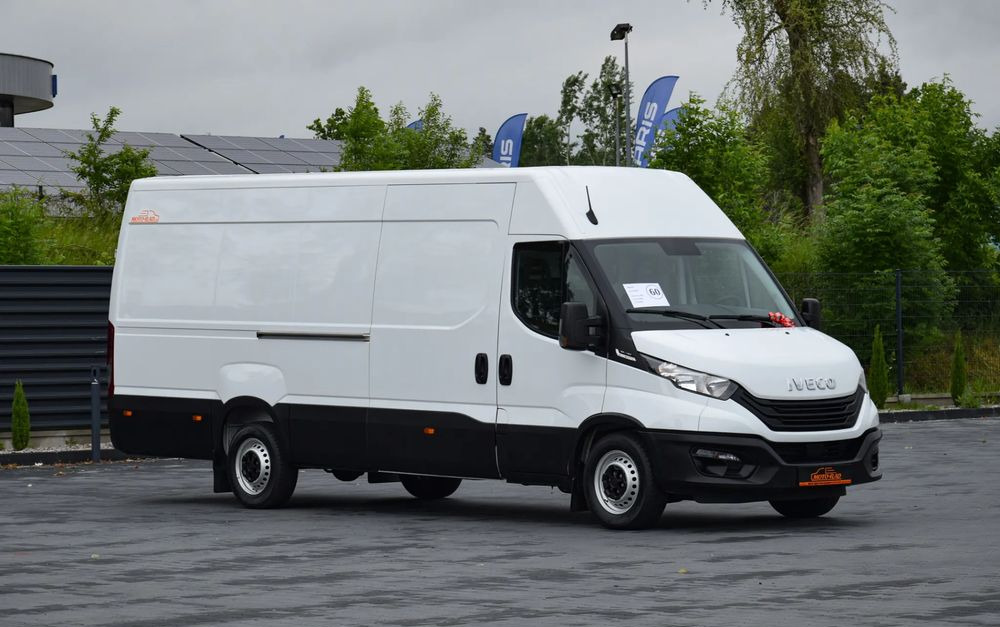 Iveco DAILY MAXI 35S16 / 2.3 - 160 KM / AUTOMAT HI-MATIC / NOWY MODEL / 3 OSOBY / DOSTAWCZE / BLASZAK / KLIMA / CZUJNIKI COFANIA / NISKI PRZEBIEG / 2022 / SERWISOWANY / Z NIEMIEC - Furgão: foto 3 Iveco DAILY MAXI 35S16 / 2.3 - 160 KM / AUTOMAT HI-MATIC / NOWY MODEL / 3 OSOBY / DOSTAWCZE / BLASZAK / KLIMA / CZUJNIKI COFANIA / NISKI PRZEBIEG / 2022 / SERWISOWANY / Z NIEMIEC - Furgão: foto 3