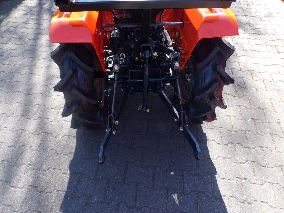 Kleintraktor Kubota B1502, ab 95€ pro Monat. - Mini trator: foto 5 Kleintraktor Kubota B1502, ab 95€ pro Monat. - Mini trator: foto 5