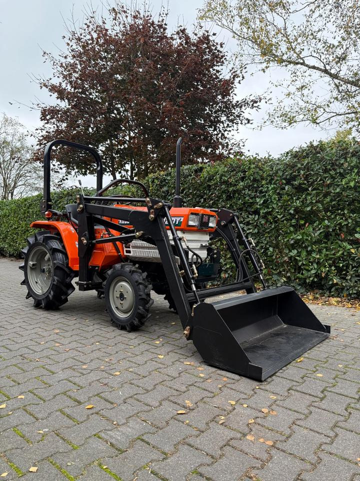 Kleintraktor Kubota B1502DT mit Frontlader ab 125 € pro Monat. - Mini trator: foto 2 Kleintraktor Kubota B1502DT mit Frontlader ab 125 € pro Monat. - Mini trator: foto 2