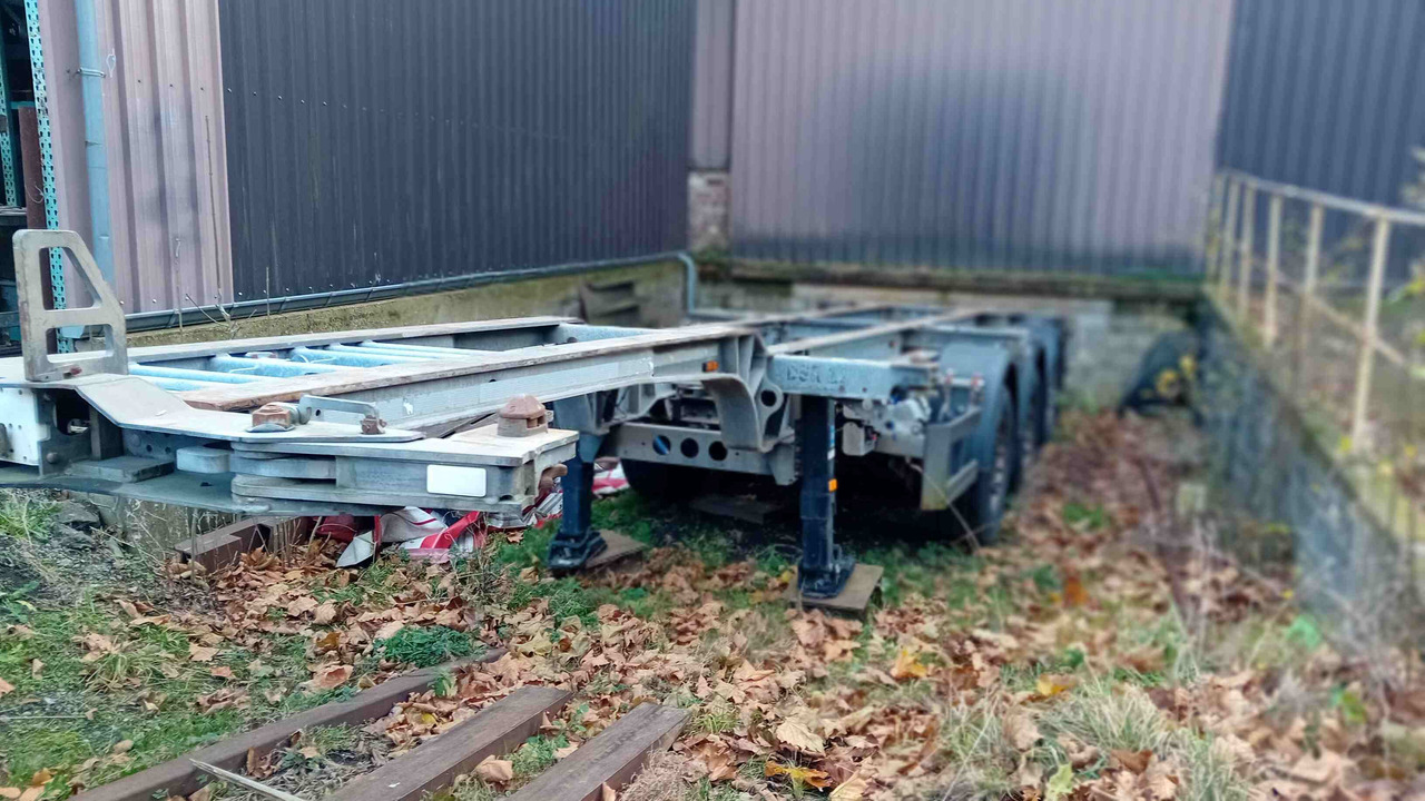 SCHMITZ CARGOBULL châssis porte-conteneur semi-remorque Os  - type SGF*3 - adaptable pour conteneur 20' et 40' - Semi-reboque transportador de contêineres/ Caixa móvel: foto 2 SCHMITZ CARGOBULL châssis porte-conteneur semi-remorque Os  - type SGF*3 - adaptable pour conteneur 20' et 40' - Semi-reboque transportador de contêineres/ Caixa móvel: foto 2