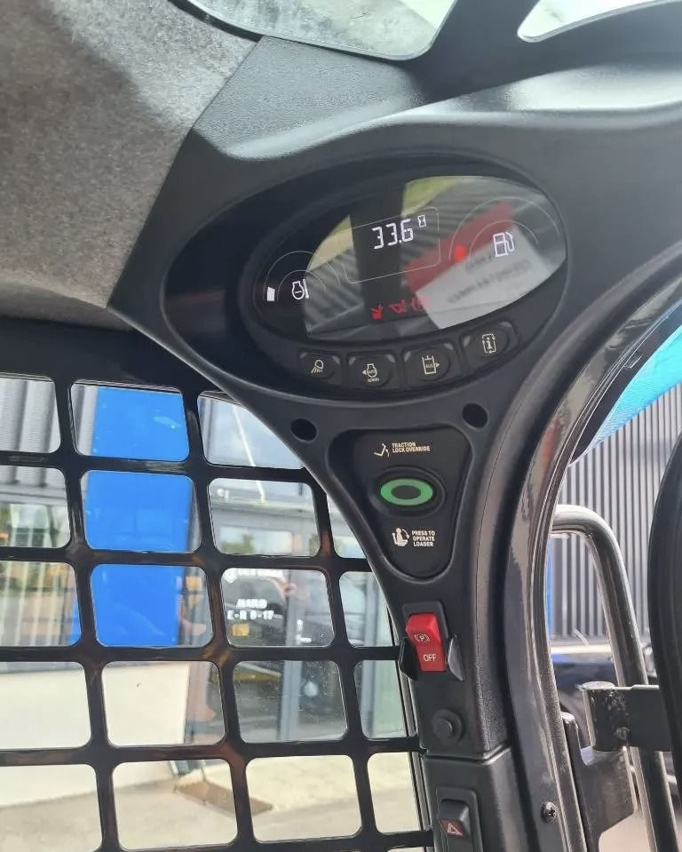 Mini pá carregadora BOBCAT S450: foto 15