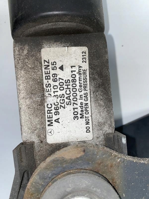 AMORTYZATOR WSPORNIK KABINY ACTROS A9603106955 - Suspensão da cabina para Camião: foto 3 AMORTYZATOR WSPORNIK KABINY ACTROS A9603106955 - Suspensão da cabina para Camião: foto 3