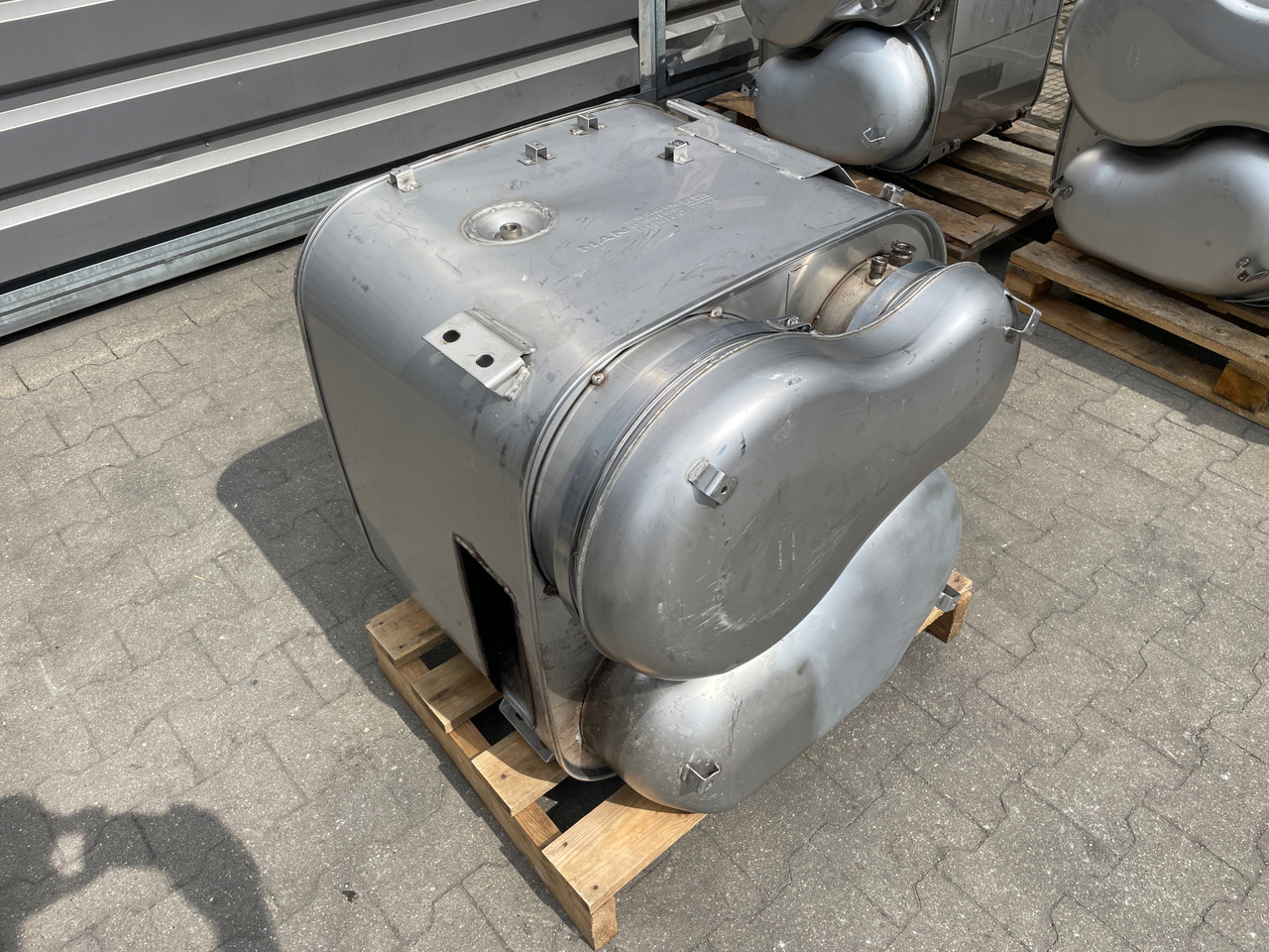 KATALIZATOR MAN TGX TGS EURO 6 DPF TŁUMIK WYDECH 81151036101 - Conversor catalítico para Camião: foto 3 KATALIZATOR MAN TGX TGS EURO 6 DPF TŁUMIK WYDECH 81151036101 - Conversor catalítico para Camião: foto 3