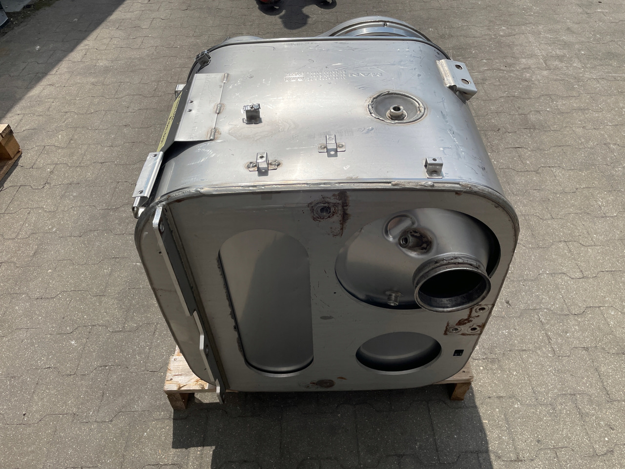 KATALIZATOR MAN TGX TGS EURO 6 DPF TŁUMIK WYDECH 81151036101 - Conversor catalítico para Camião: foto 5 KATALIZATOR MAN TGX TGS EURO 6 DPF TŁUMIK WYDECH 81151036101 - Conversor catalítico para Camião: foto 5