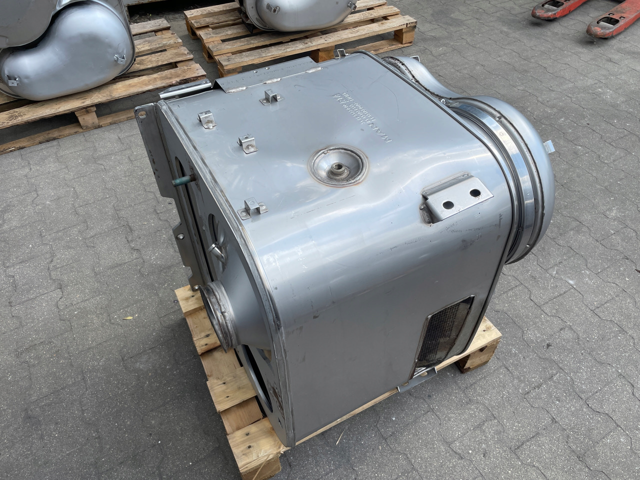 KATALIZATOR MAN TGX TGS EURO 6 DPF TŁUMIK WYDECH 81151036115 - Conversor catalítico para Camião: foto 5 KATALIZATOR MAN TGX TGS EURO 6 DPF TŁUMIK WYDECH 81151036115 - Conversor catalítico para Camião: foto 5