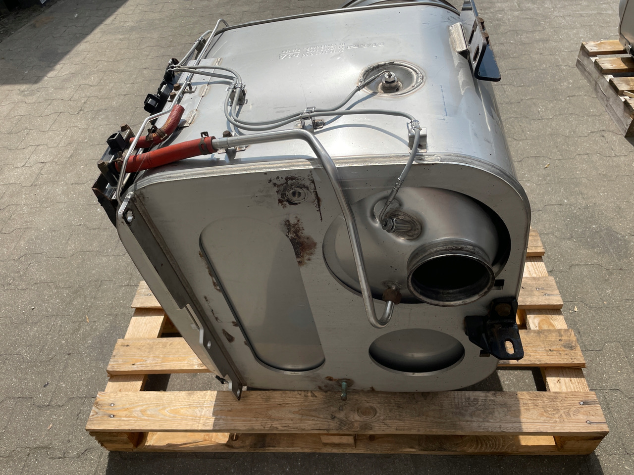 KATALIZATOR MAN TGX TGS EURO 6 DPF TŁUMIK WYDECH 81151036115 - Conversor catalítico para Camião: foto 5 KATALIZATOR MAN TGX TGS EURO 6 DPF TŁUMIK WYDECH 81151036115 - Conversor catalítico para Camião: foto 5