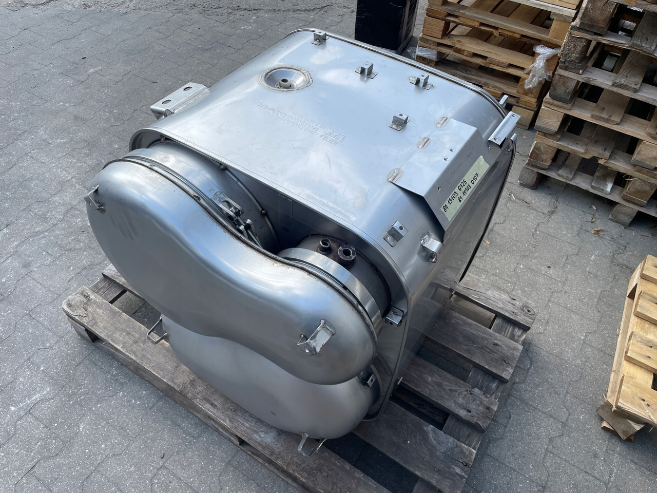 KATALIZATOR MAN TGX TGS EURO 6 DPF TŁUMIK WYDECH 81151036125 - Conversor catalítico: foto 3 KATALIZATOR MAN TGX TGS EURO 6 DPF TŁUMIK WYDECH 81151036125 - Conversor catalítico: foto 3